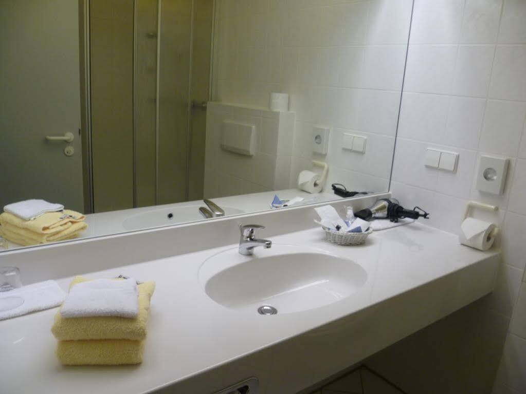 Hotel Fasanengarten Sarstedt Extérieur photo