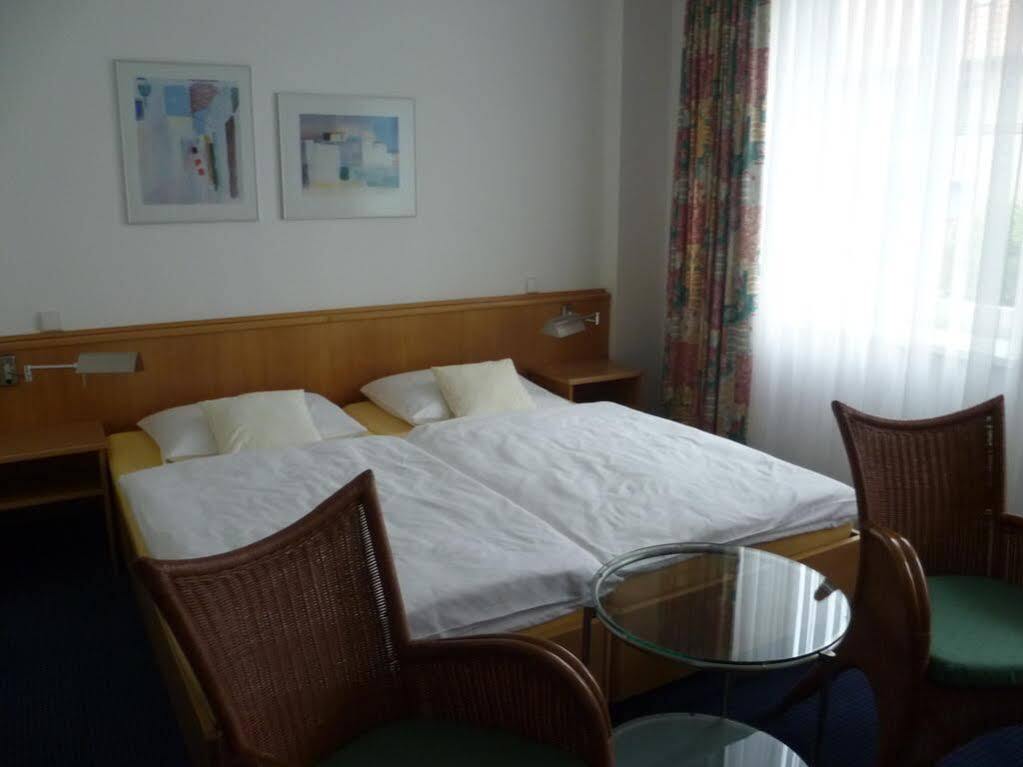Hotel Fasanengarten Sarstedt Extérieur photo